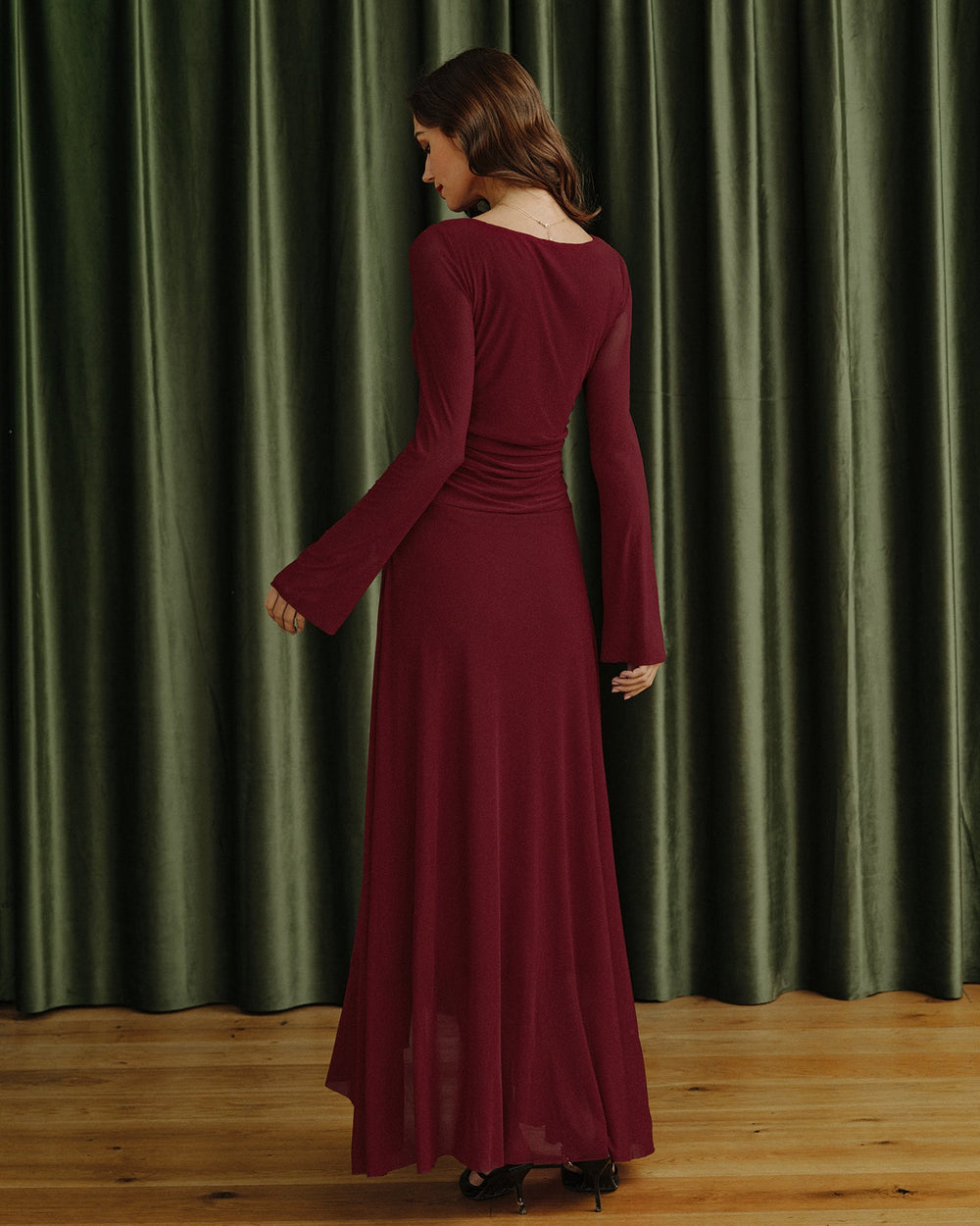 Vestido Victoria | Elegancia en Satén Tono Rojo