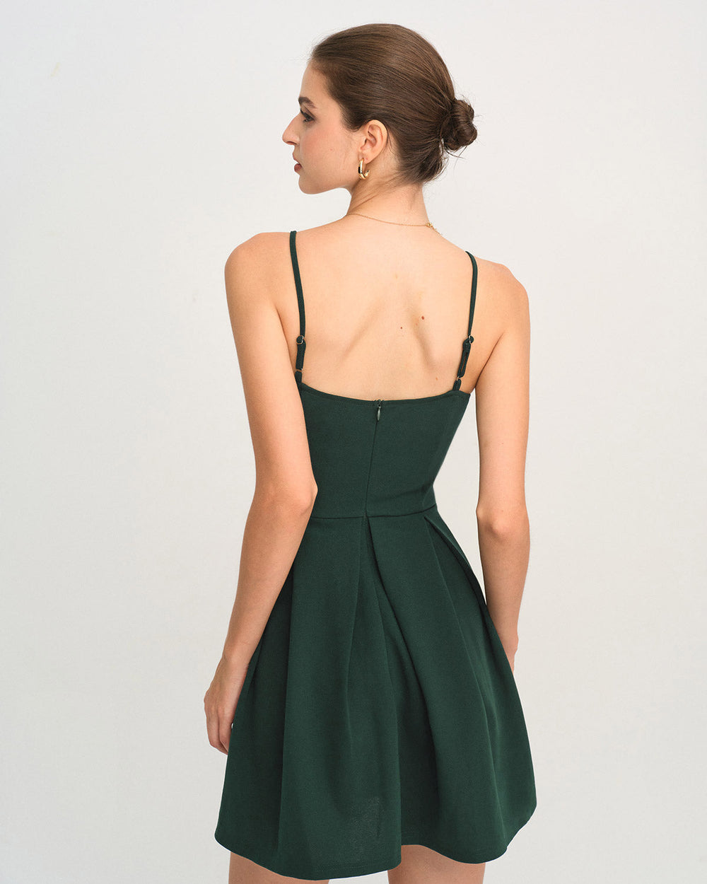 Vestido Serena | Elegancia en Satén Tono Verde