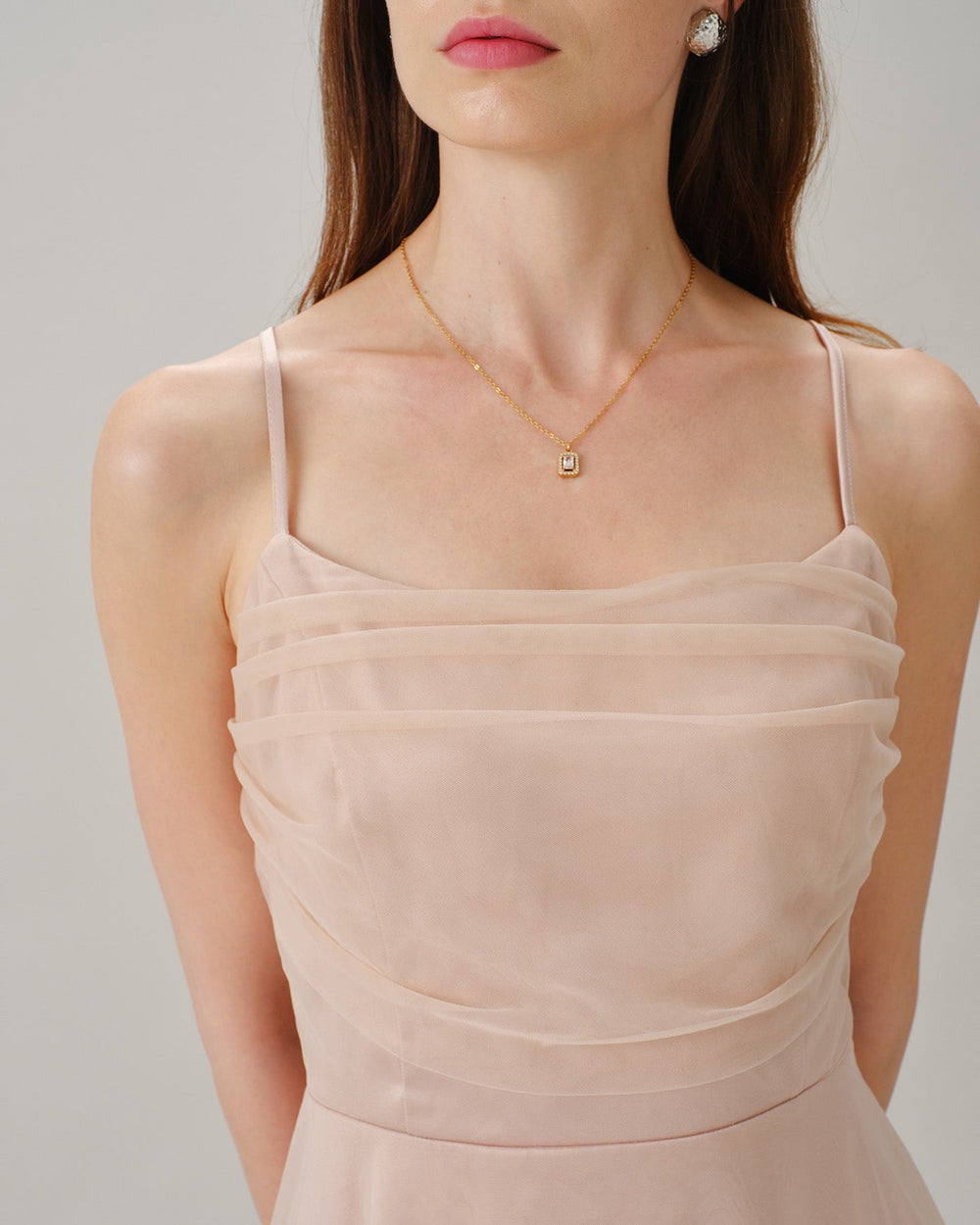 Vestido Bianca | Elegancia en Satén Tono Durazno