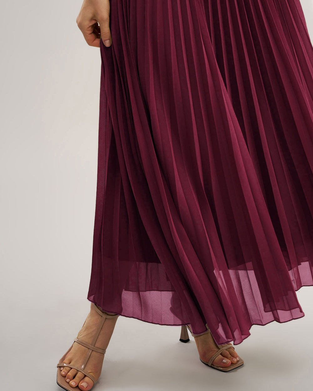 Vestido Chiara | Elegancia en Satén Tono Vino