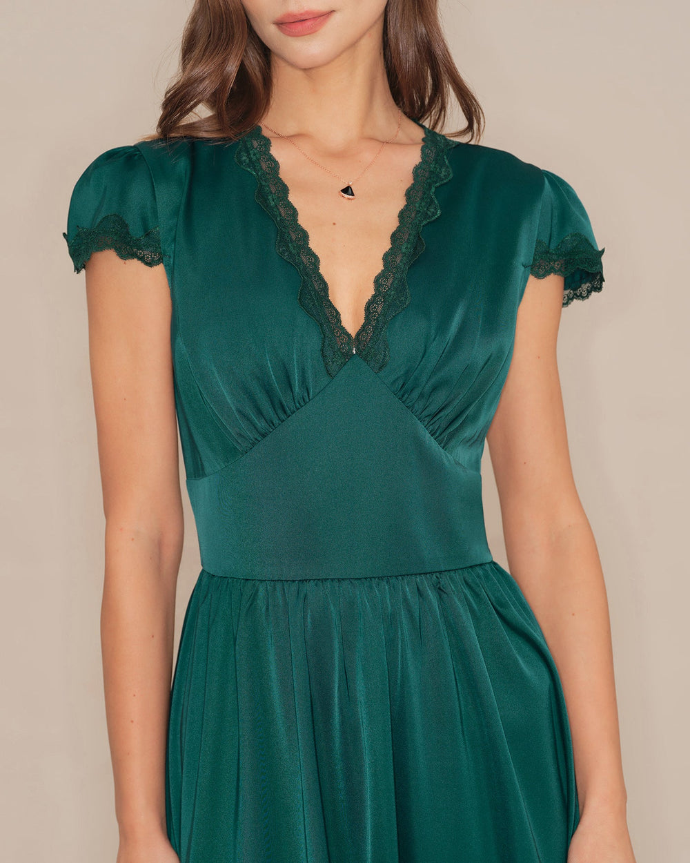 Vestido Camila | Elegancia en Encaje Tono Verde
