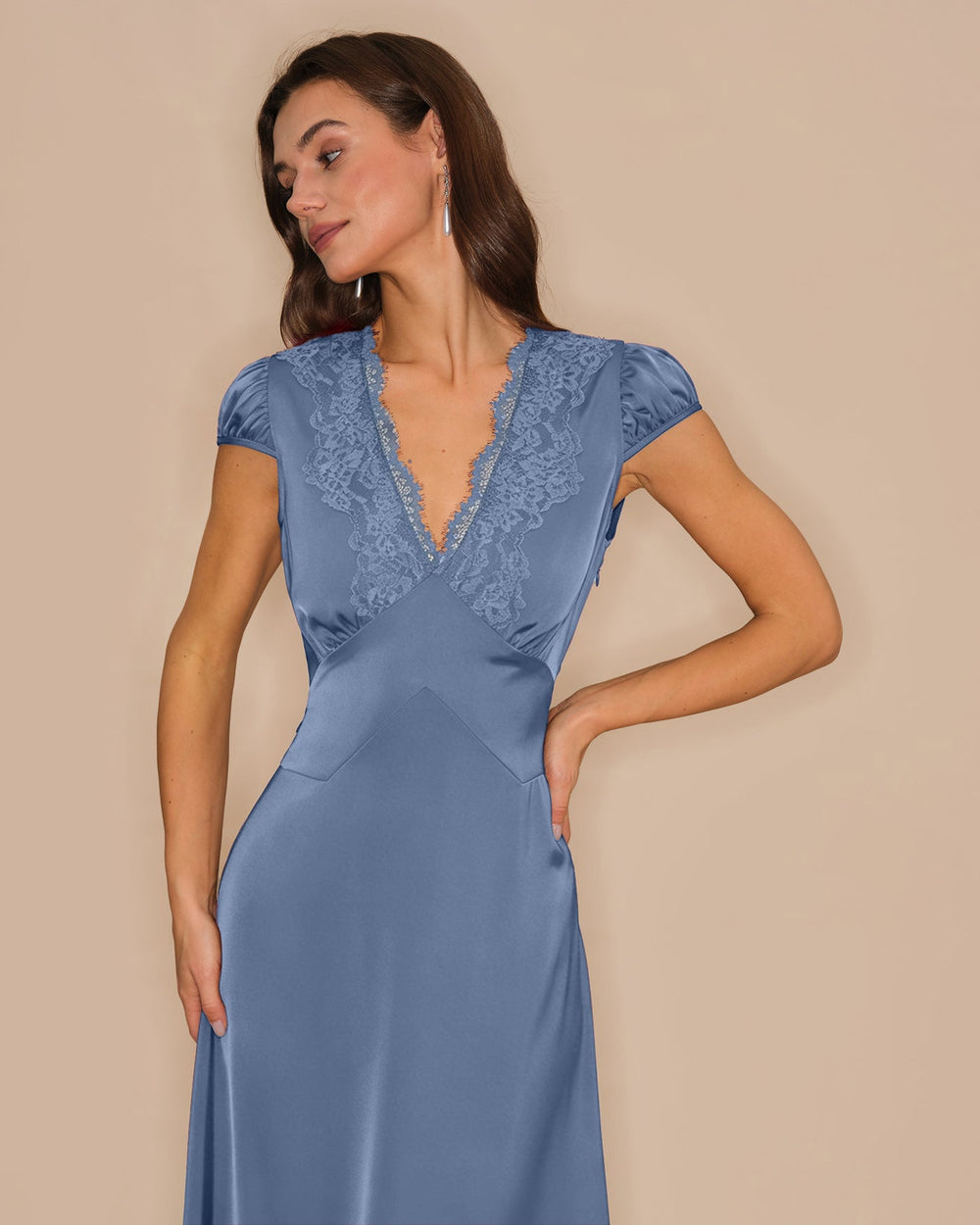 Vestido Martina | Elegancia en Encaje Tono Azul