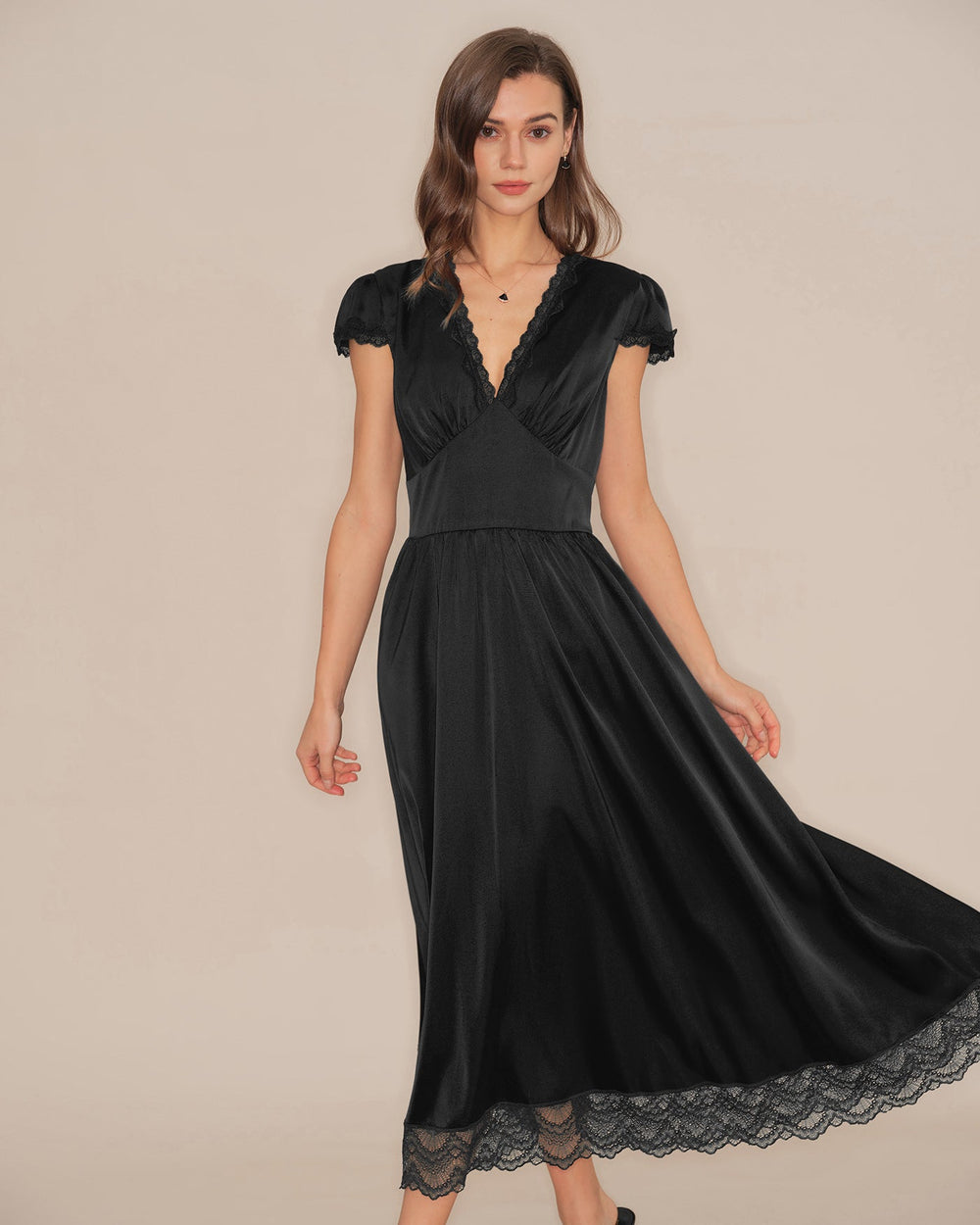 Vestido Valeria | Elegancia en Encaje Tono Negro