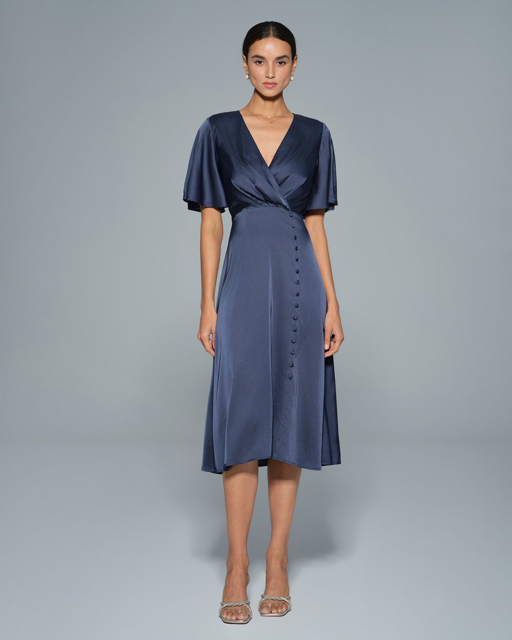 Vestido Alessia | Elegancia en Satén Tono Azul marino