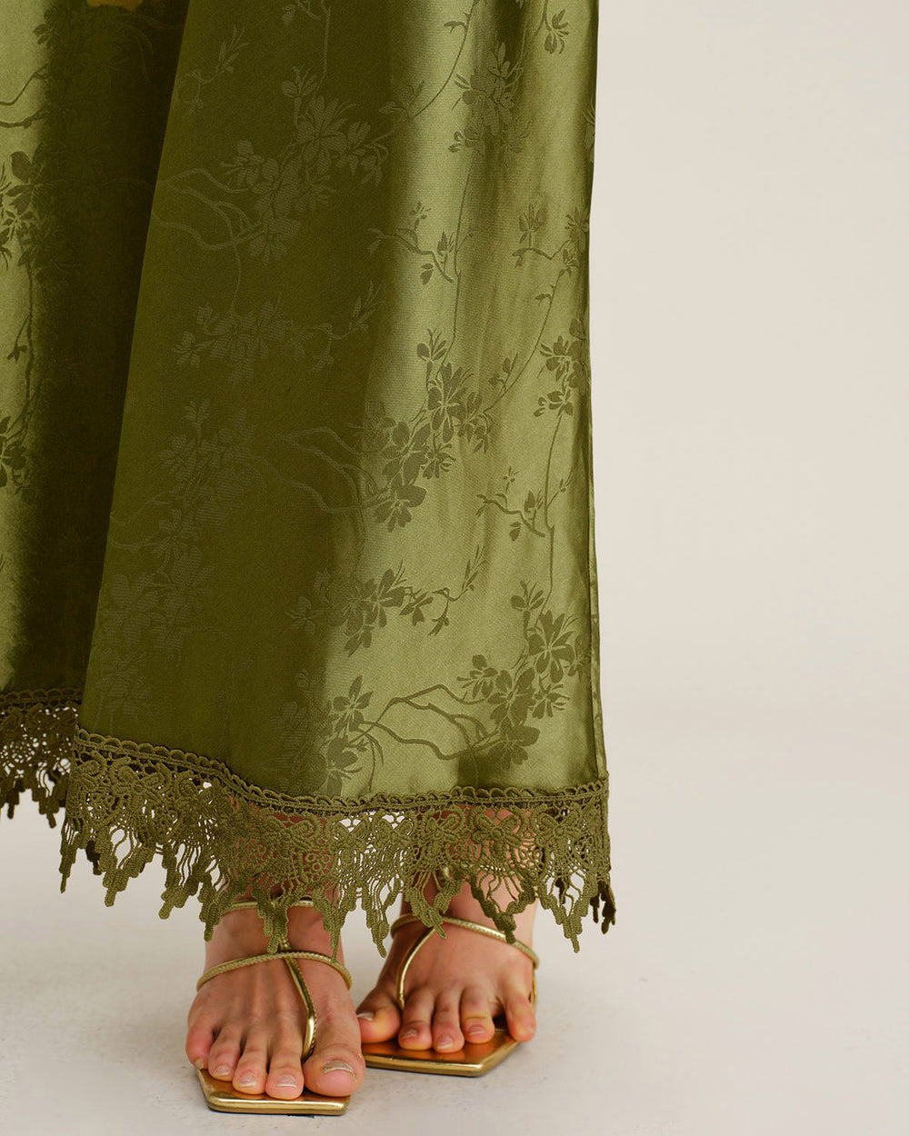 Vestido Miranda | Elegancia en Jacquard Tono Verde
