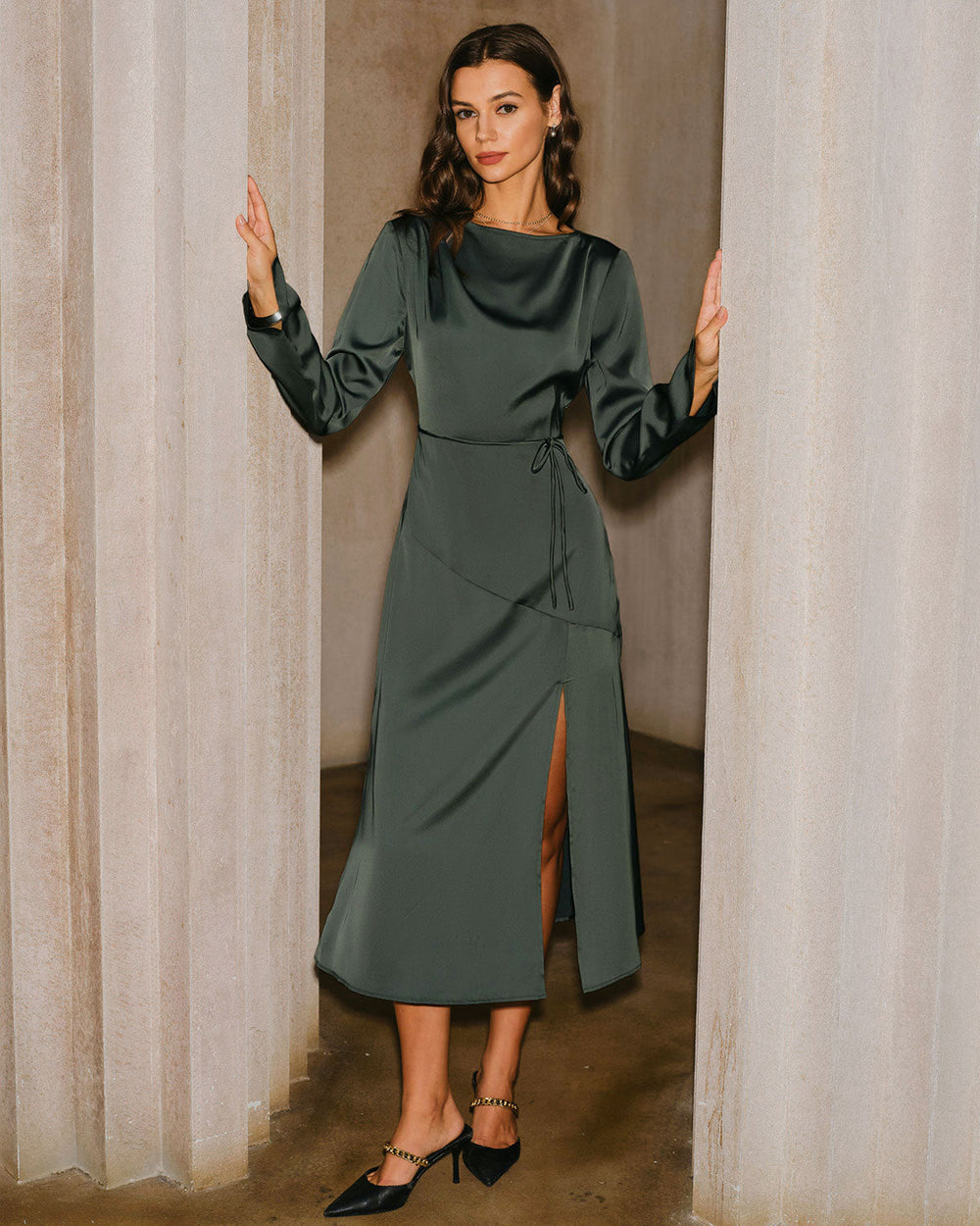 Vestido Olivia | Elegancia en Satén Tono Verde