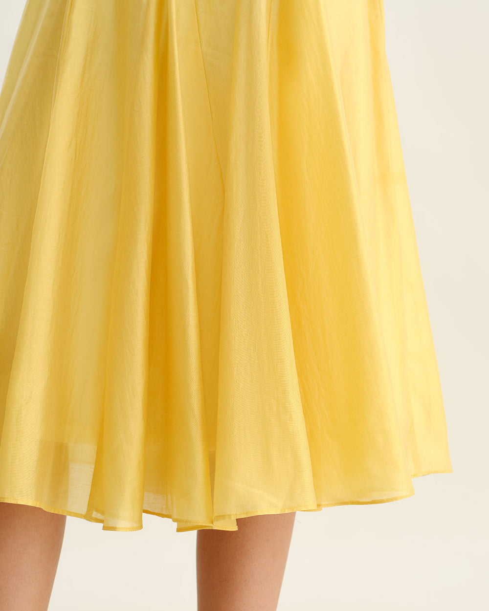 Vestido Valentina | Elegancia en Satén Tono Amarillo