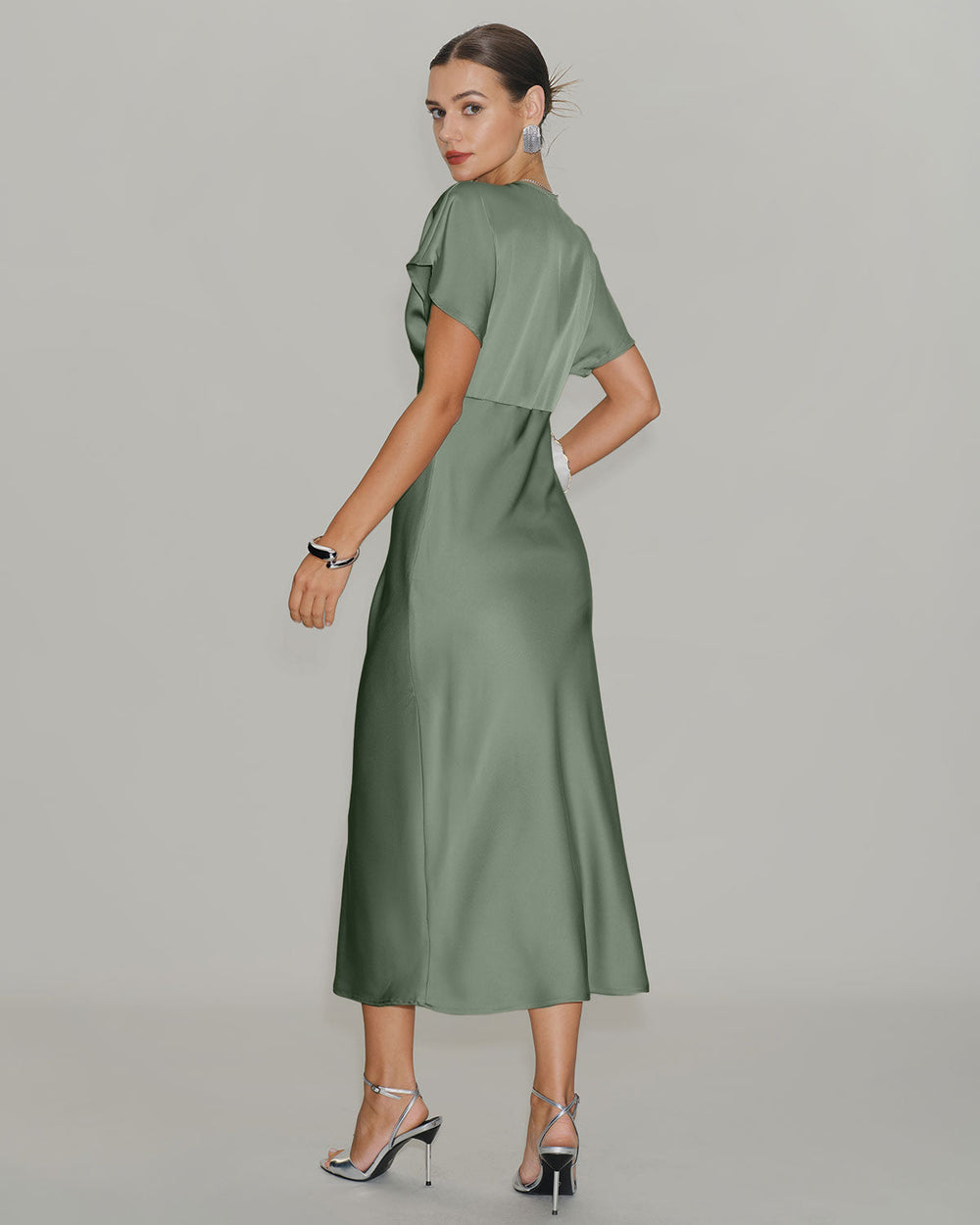 Vestido Antonella | Elegancia en Satén Tono Verde