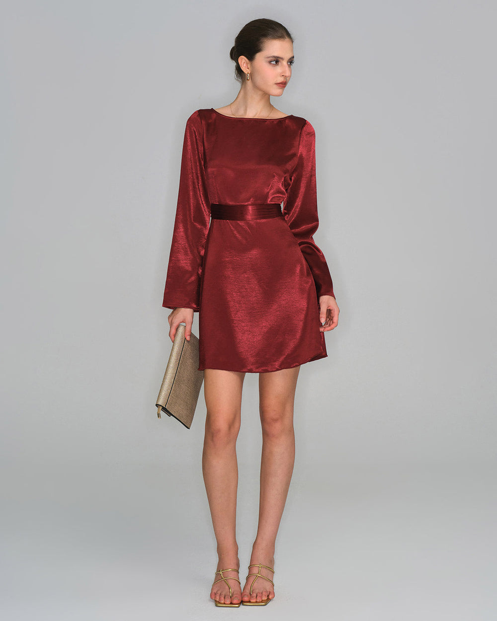 Vestido Antonella | Elegancia en Satén Tono Vino