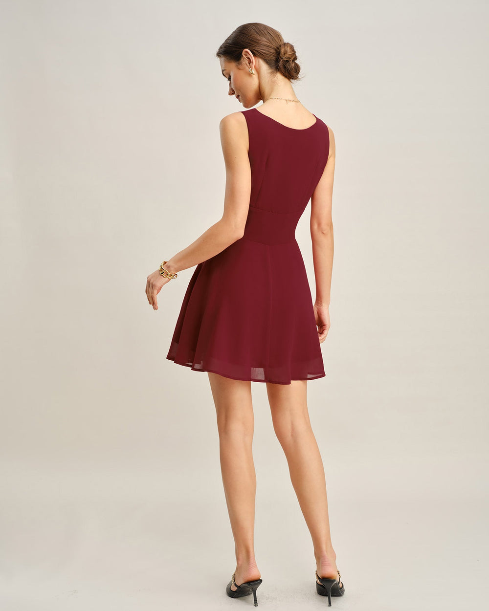 Vestido Amalia | Elegancia en Satén Tono Vino