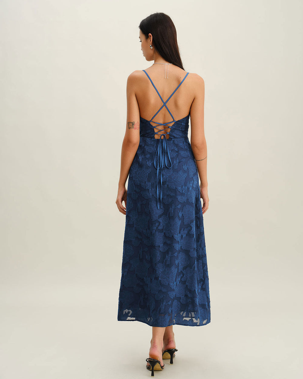 Vestido Julieta | Elegancia en Jacquard Tono Azul marino