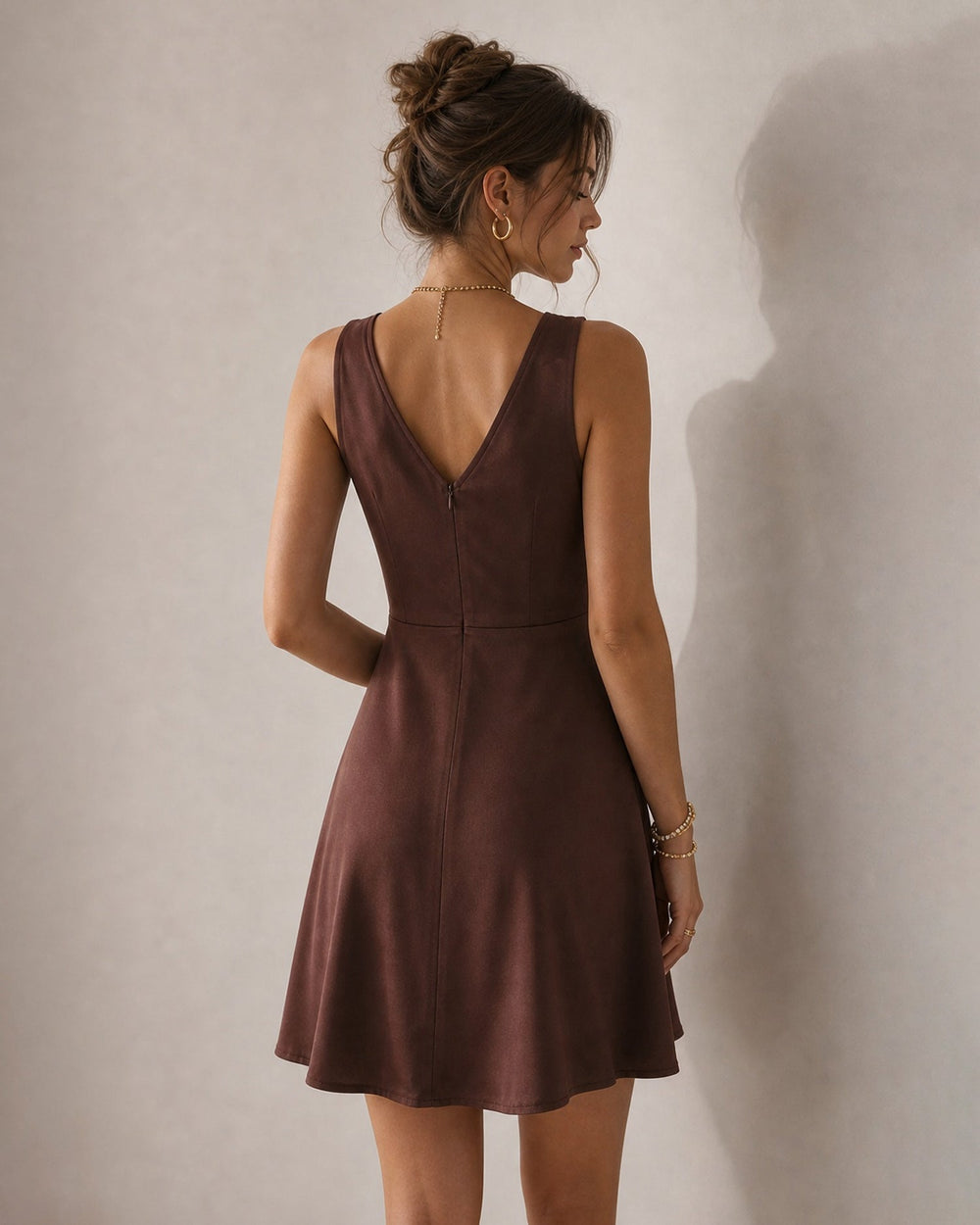 Vestido Samanta | Silueta Línea A con Escote en V en Tono Negro