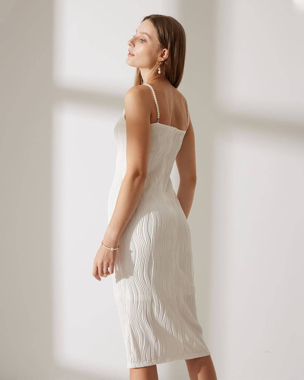 Vestido Renata | Elegancia en Satén Tono Rojo
