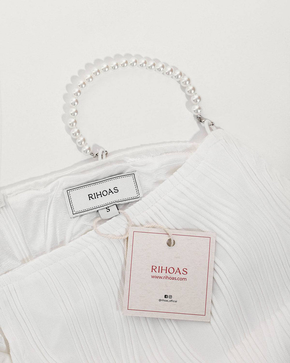 Vestido Renata | Elegancia en Satén Tono Rojo