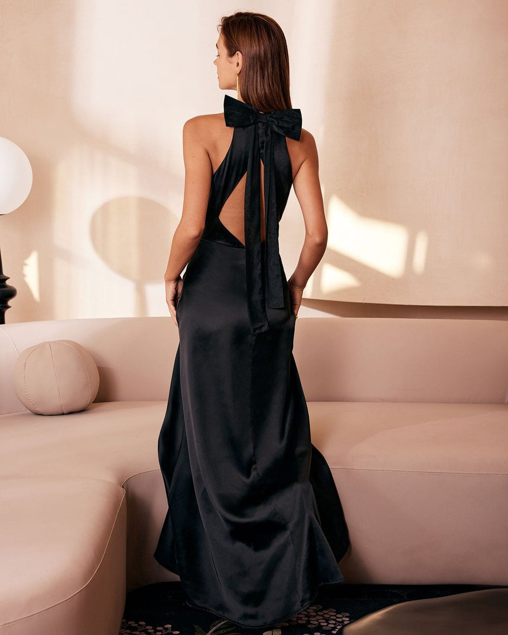 Vestido Constanza | Elegancia en Satén Tono Negro