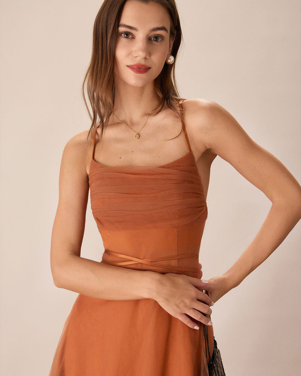 Vestido Regina | Elegancia en Malla Tono Caramelo