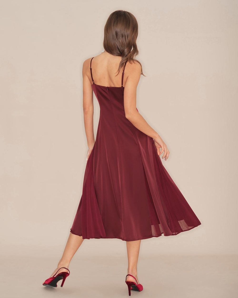 Vestido Sofía | Elegancia en Satén Tono Vino