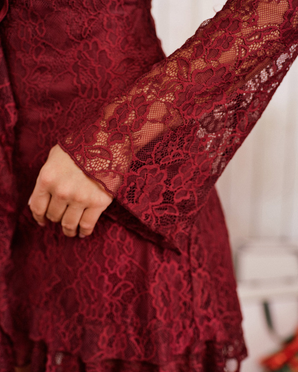 Vestido Bianca | Elegancia en Satén Tono Rojo