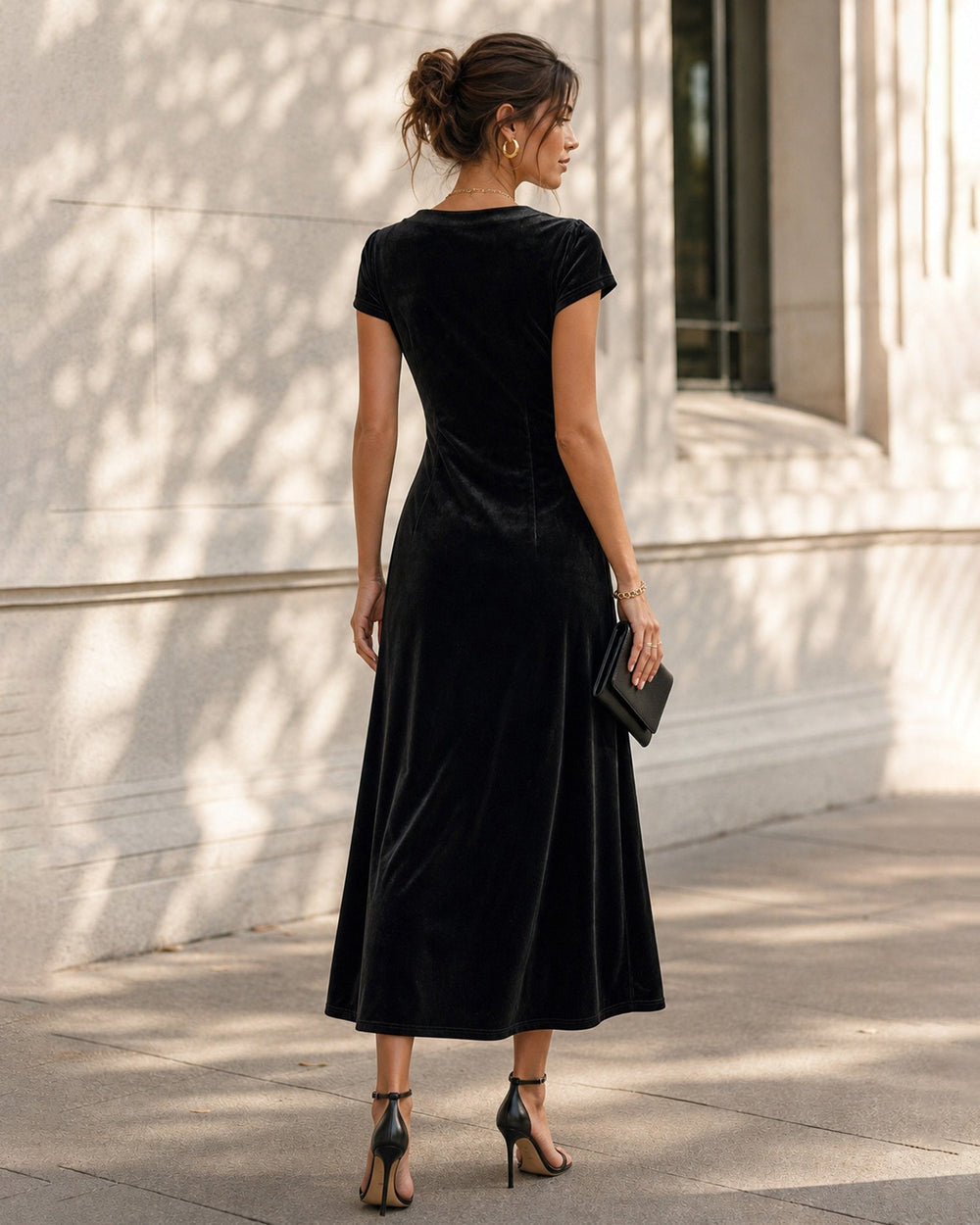 Vestido Leonora | Elegancia en Terciopelo Tono Negro