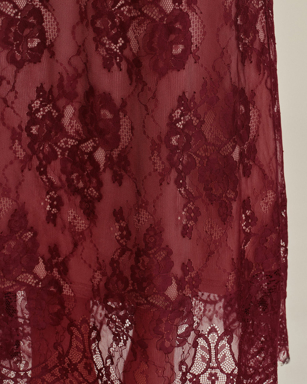 Vestido Ginevra | Elegancia en Encaje Tono Vino