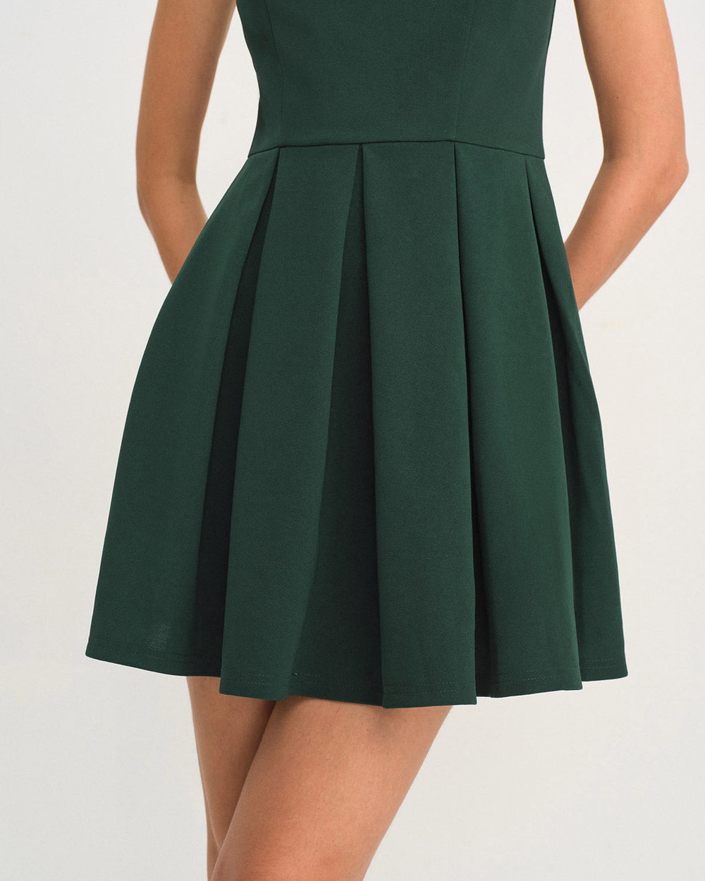 Vestido Serena | Elegancia en Satén Tono Verde