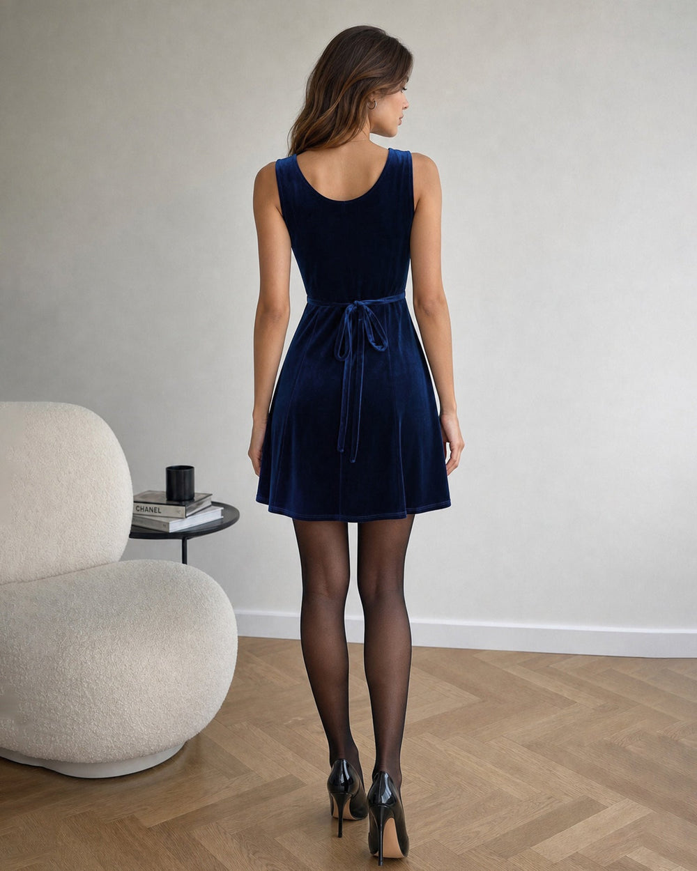 Vestido Emilia | Elegancia en Terciopelo Tono Azul marino