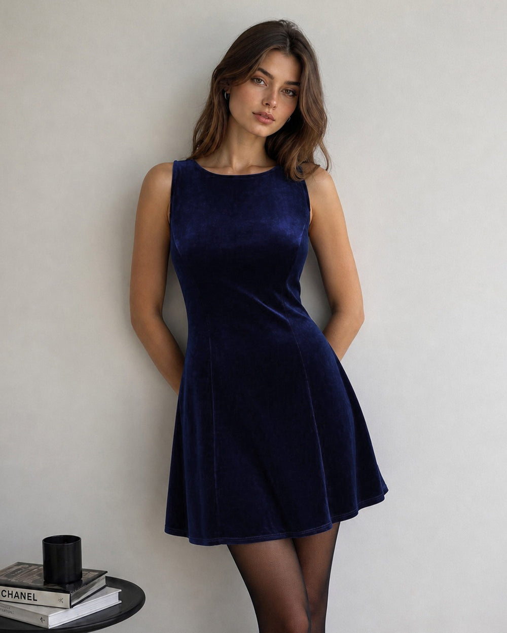 Vestido Emilia | Elegancia en Terciopelo Tono Azul marino