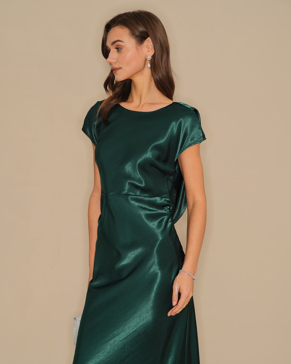 Vestido Miranda | Elegancia en Satén Tono Verde