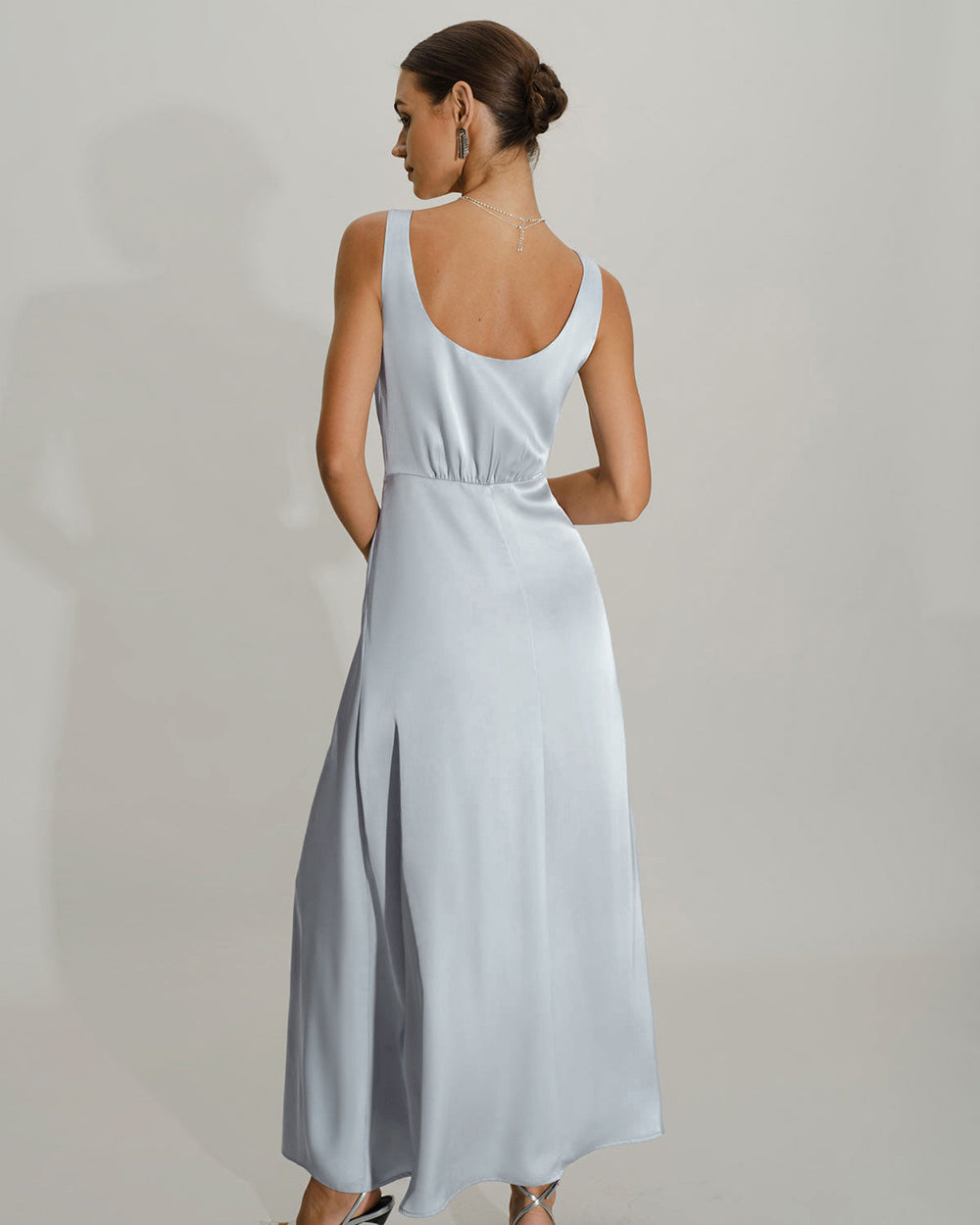 Vestido Camila | Elegancia en Satén Tono Negro