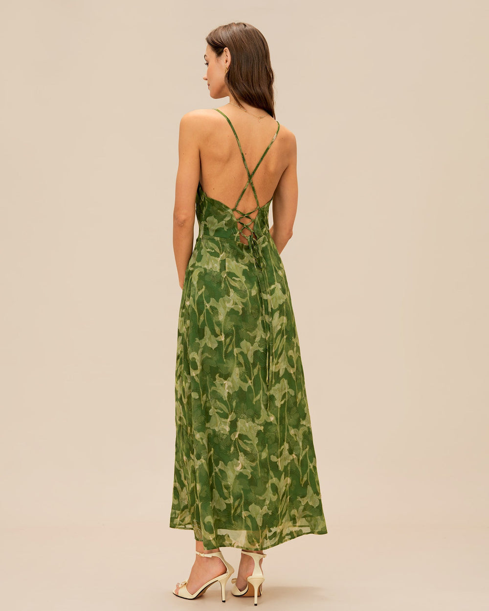 Vestido Alessia | Elegancia en Satén Tono Verde