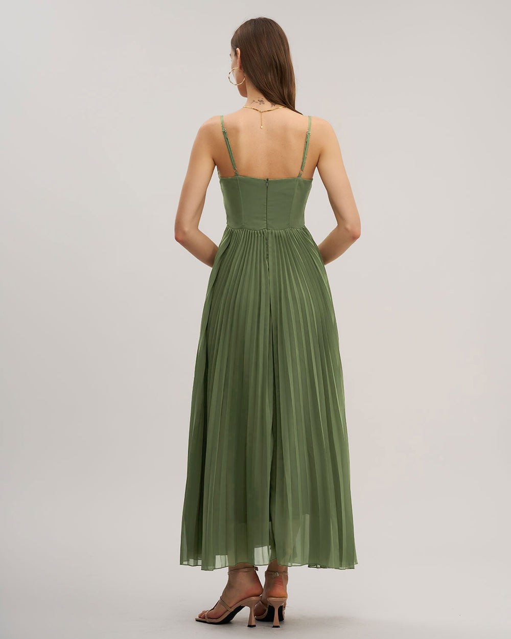 Vestido Renata | Elegancia en Satén Tono Verde