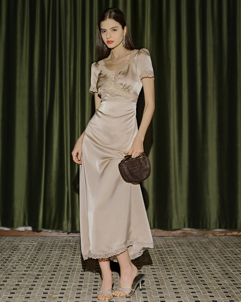Vestido Isabella | Elegancia en Encaje Tono Durazno