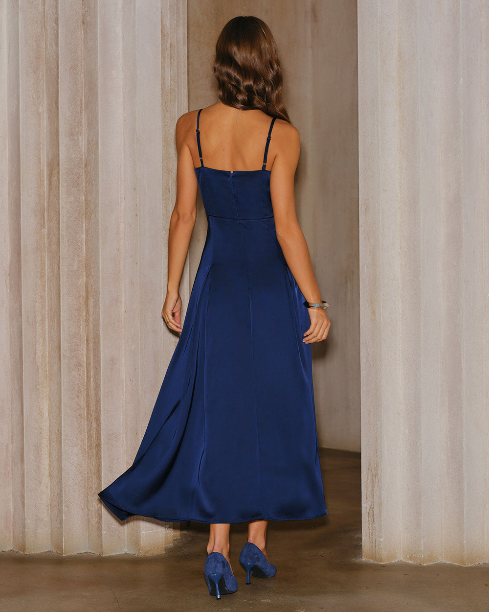 Vestido Catalina | Elegancia en Satén Tono Azul marino