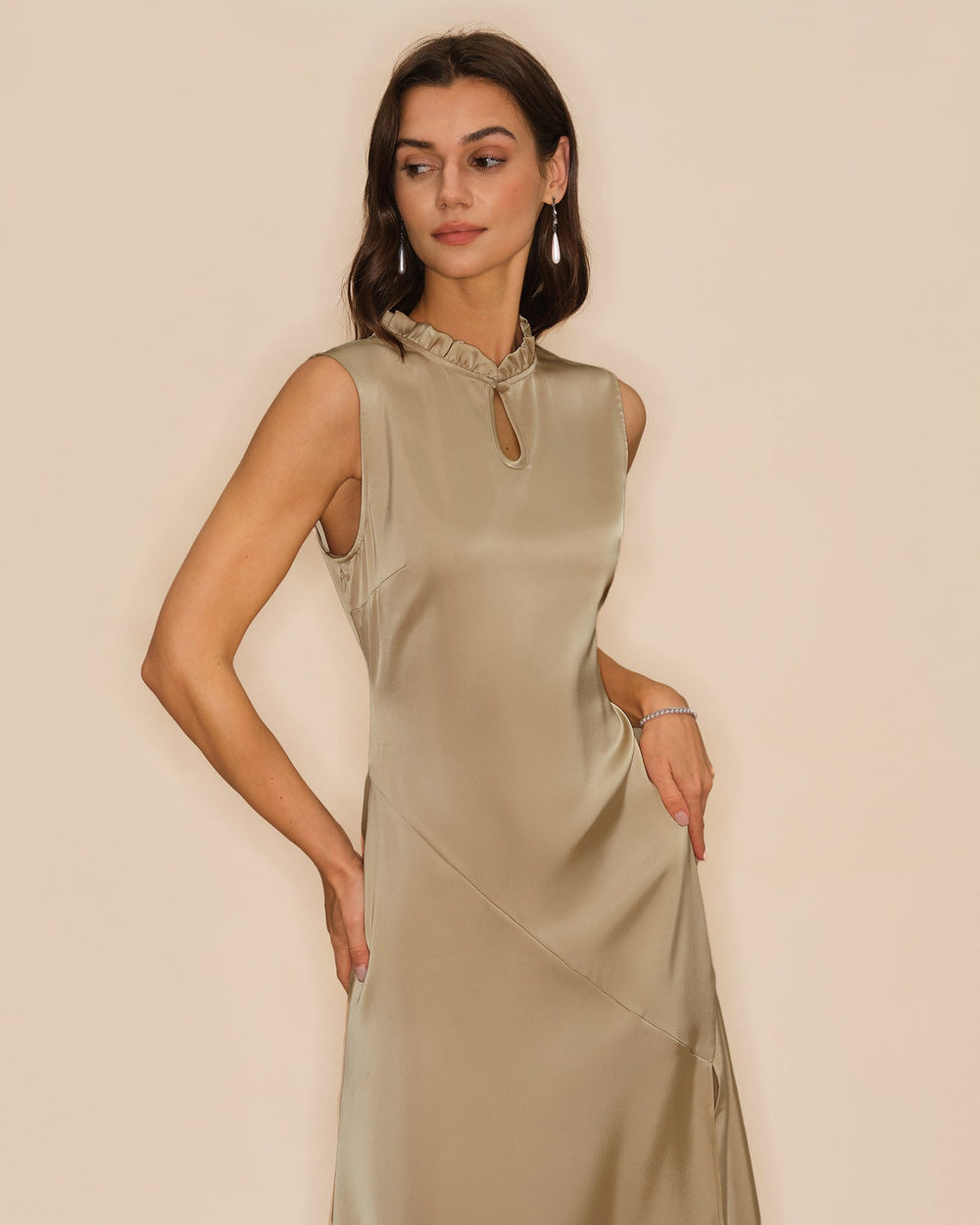 Vestido Blair | Elegancia en Satén Tono Durazno