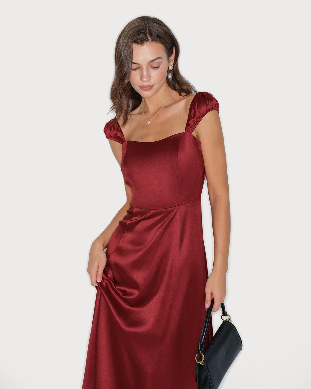 Vestido Chiara | Elegancia en Satén Tono Rojo