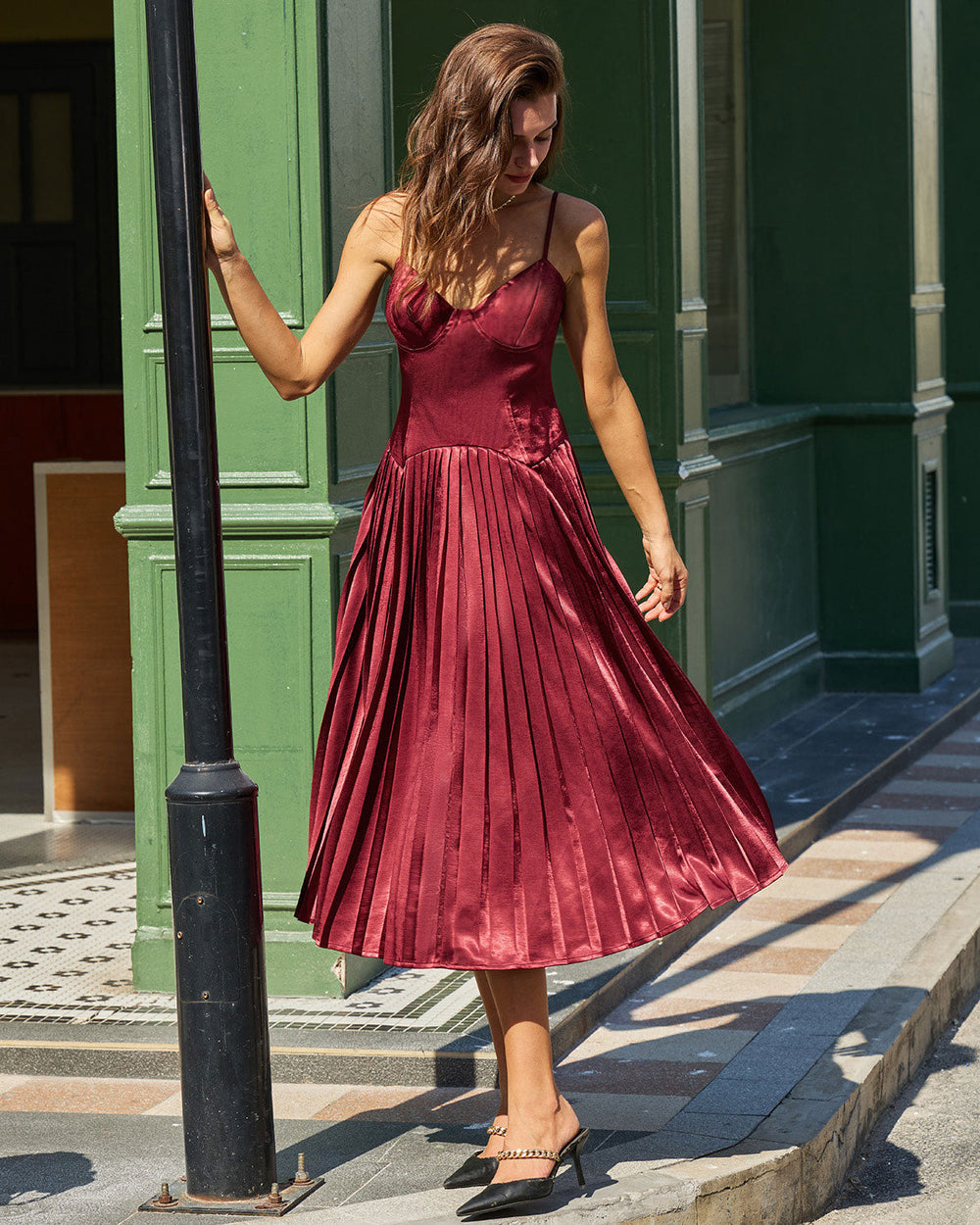 Vestido Miranda | Elegancia en Satén Tono Vino