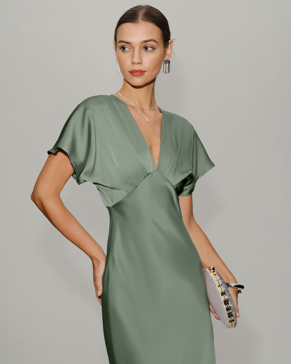 Vestido Antonella | Elegancia en Satén Tono Verde