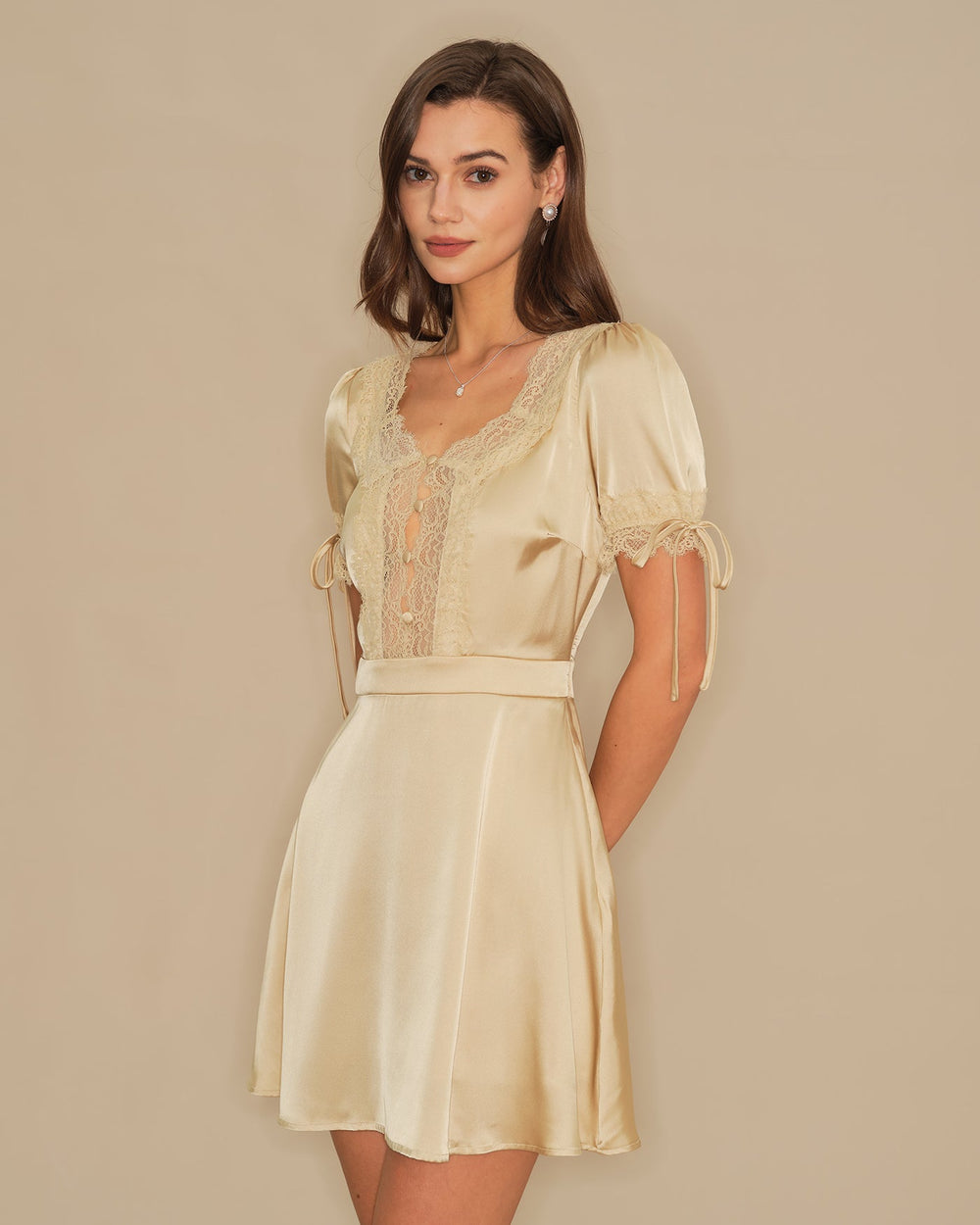 Vestido Martina | Elegancia en Encaje Tono Durazno