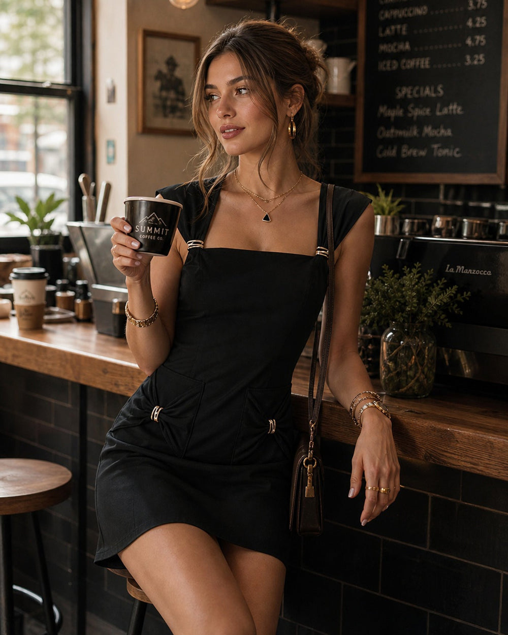 Vestido Renata | Elegancia en Satén Tono Negro