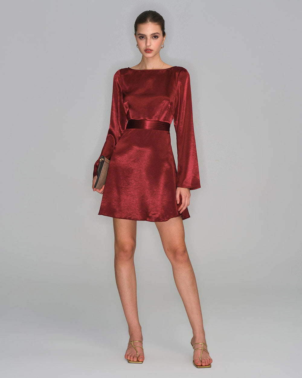 Vestido Antonella | Elegancia en Satén Tono Vino