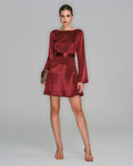 Vestido Antonella | Elegancia en Satén Tono Vino