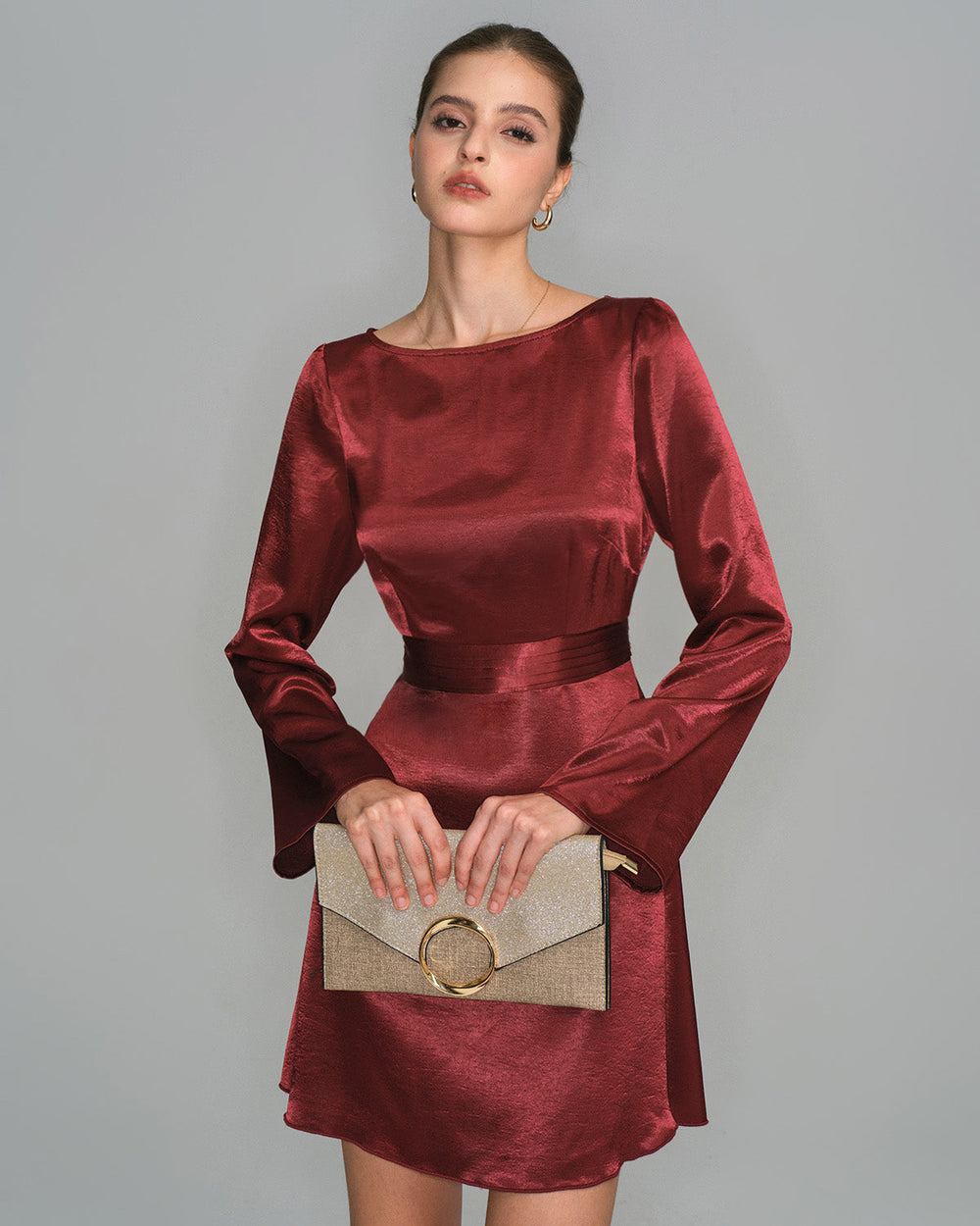 Vestido Antonella | Elegancia en Satén Tono Vino