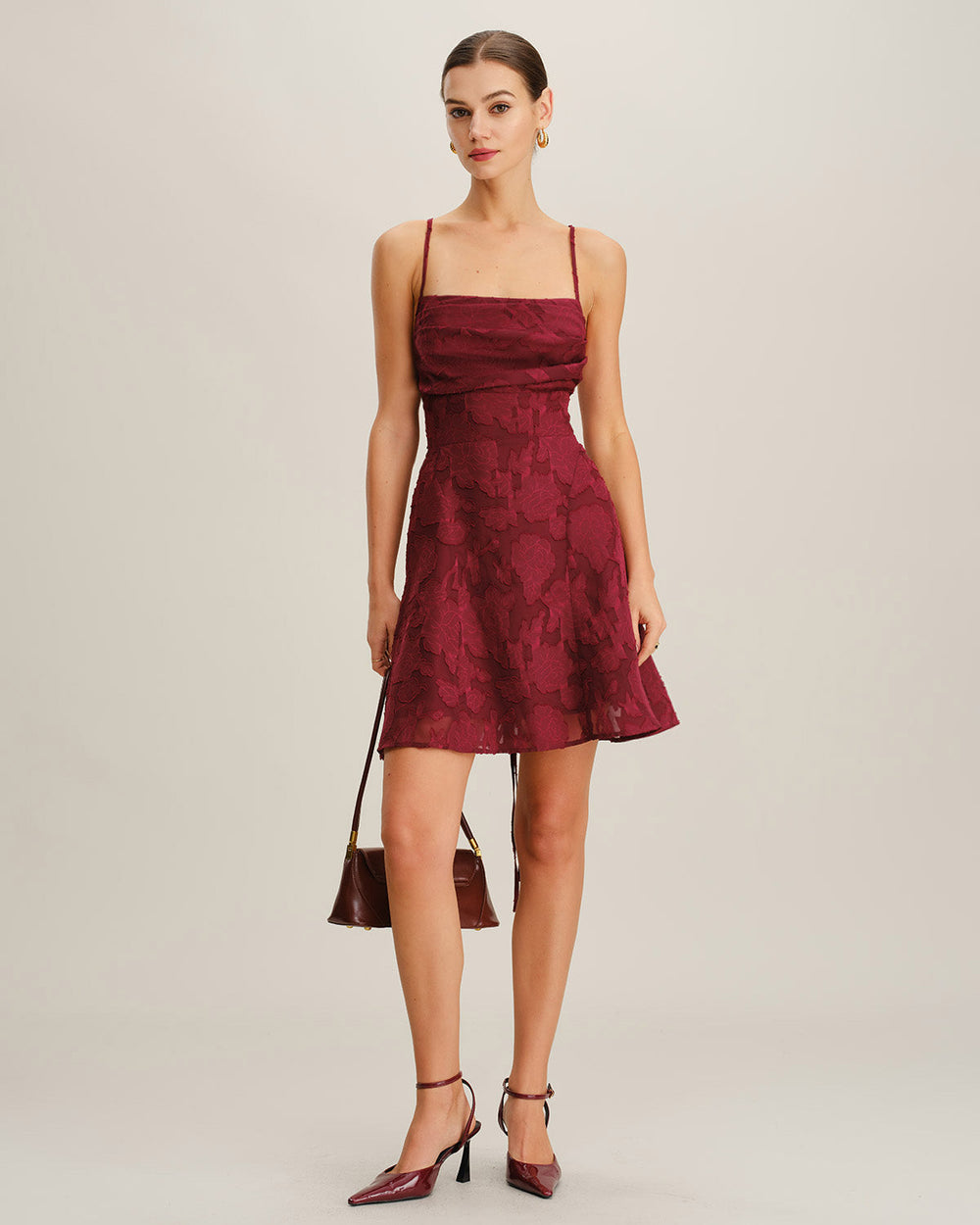 Vestido Ariadna | Elegancia en Satén Tono Vino